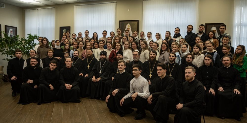 В Печорах прошла встреча молодежи Псковской и Тверской епархий, а также Северо-Восточного московского викариатства