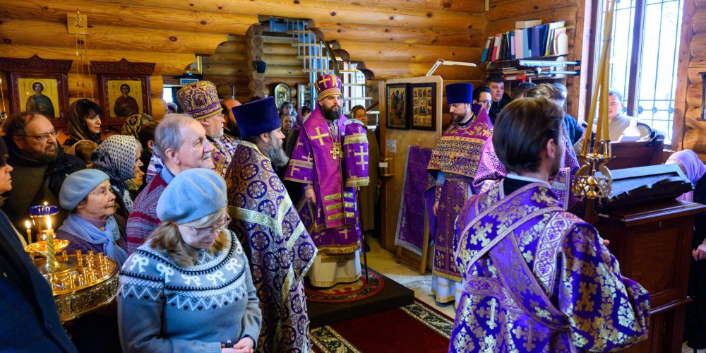 Митрополит Арсений совершил Божественную литургию в храме в честь Иверской иконы Божией Матери в Бабушкине
