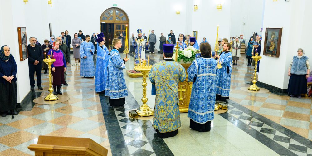 В канун Благовещения митрополит Арсений возглавил всенощное бдение в храме Успения Пресвятой Богородицы в Останкине