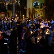 Митрополит Арсений совершил утреню Великого Пятка с чтением двенадцати Страстных Евангелий в храме Тихвинской иконы Божией Матери в Алексеевском
