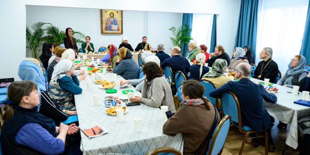 В храме Успения Пресвятой Богородицы в Останкине состоялась встреча для социальных работников викариатства на тему: «Государственная поддержка для беременных и семей с детьми. То, о чем люди не знают»