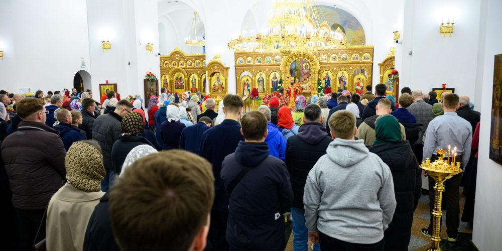 В праздник Светлого Христова Воскресения митрополит Арсений совершил Пасхальное богослужение в храме Успения Пресвятой Богородицы в Останкине