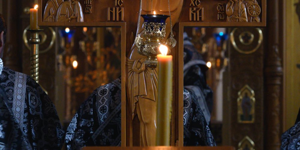 Митрополит Арсений совершил Пассию с участием молодежи Северо-Восточного викариатства