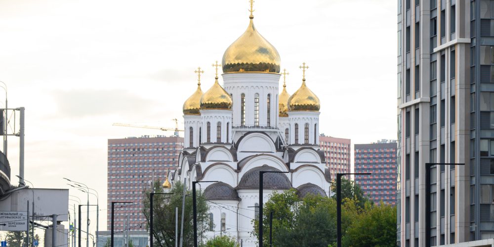Архиерейская Божественная литургия в храме Успения Пресвятой Богородицы в Останкино