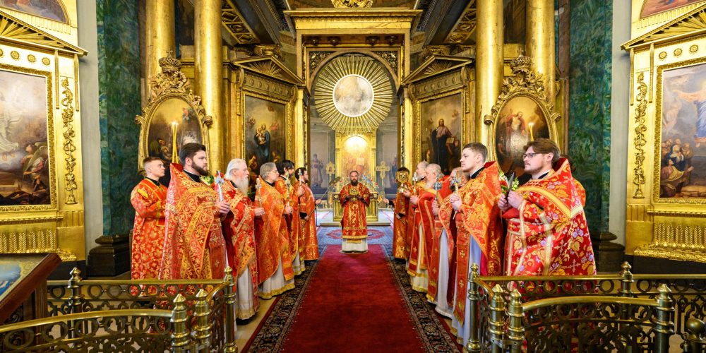 В день престольного праздника митрополит Арсений совершил Божественную литургию в храме Мартина Исповедника в Алексеевской Новой Слободе