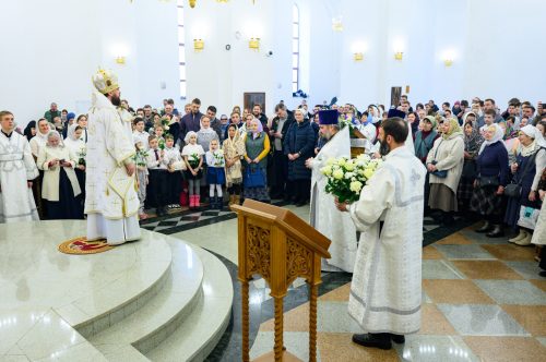 В праздник Сретения Господня митрополит Арсений совершил Божественную литургию в храме Успения Пресвятой Богородицы в Останкине