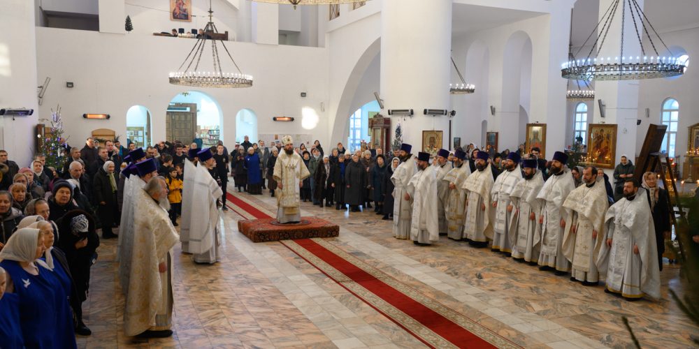 Митрополит Арсений совершил соборную Божественную литургию Северо-Восточного Московского викариатства в храме Собора Московских святых в Бибиреве