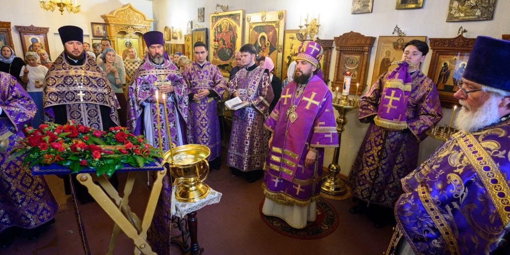 Митрополит Арсений совершил Божественную литургию в храме Рождества Пресвятой Богородицы в Бутырской Слободе