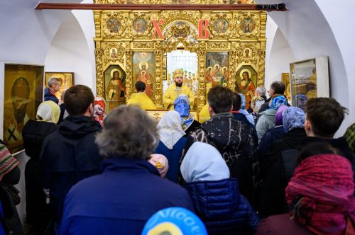 В Неделю 19-ю по Пятидесятнице митрополит Арсений совершил Божественную литургию в храме Живоначальной Троицы в усадьбе Свиблово