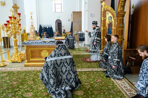 В среду первой седмицы Великого поста митрополит Арсений совершил Литургию Преждеосвященных Даров в храме Успения Пресвятой Богородицы в Останкине