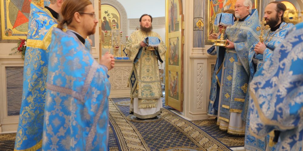 Храм иконы Божией Матери «Неопалимая Купина» в Отрадном отметил престольный праздник