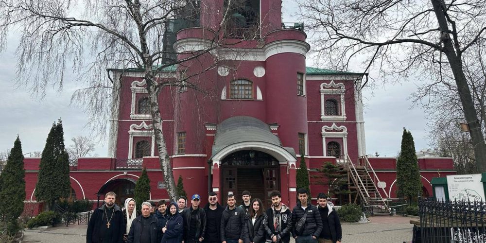 Представители «Гуманитарного Института» с экскурсией посетили храм Тихвинской иконы Божией Матери в Алексеевском