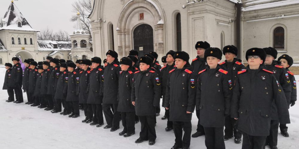Храм преподобного Серафима Саровского в Раеве с экскурсией посетили московские суворовцы