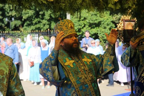 Престольный праздник молитвенно отметили в храме Успения Божией Матери в Архангельском-Тюрикове