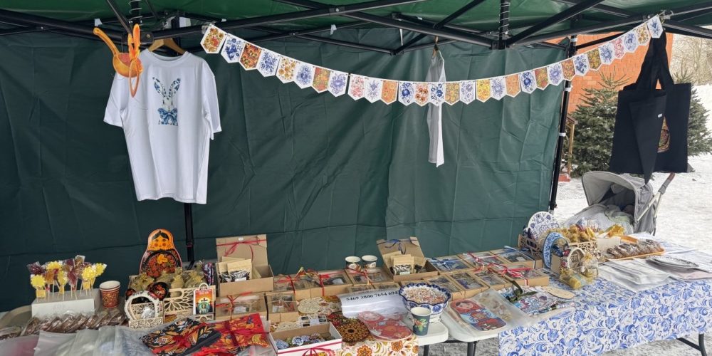 В храме святителя Николая Мирликийского в Отрадном состоялся праздник Масленицы и была организована благотворительная ярмарка