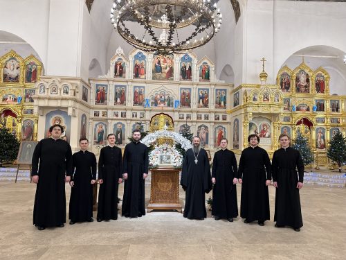 Рождественские колядки и песнопения прозвучали в храме Живоначальной Троицы при бывшем приюте Бахрушиных в Святочные дни