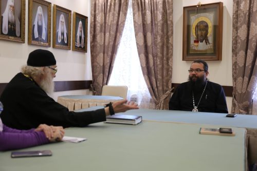 Состоялась встреча архиепископа Егорьевского Матфея с известным пастырем и педагогом игуменом Киприаном (Ященко)