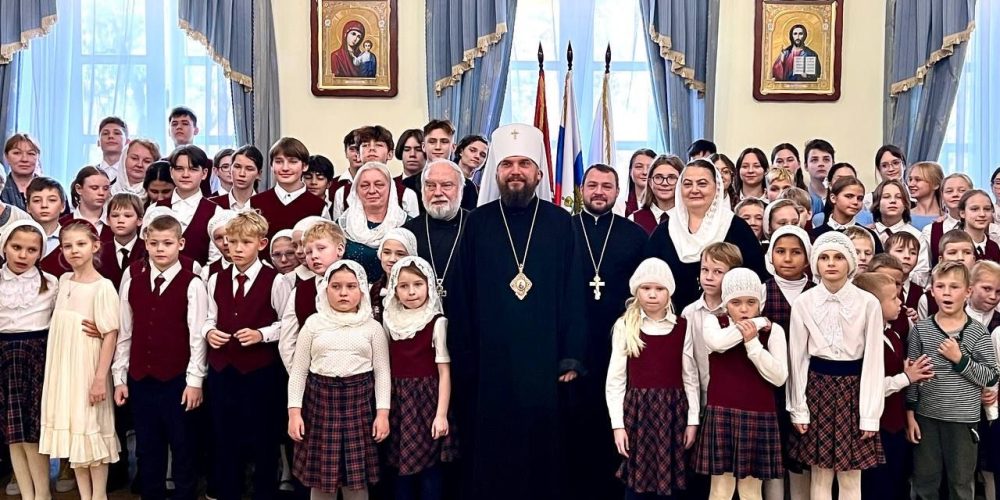 В православной школе имени преподобного Сергия Радонежского в усадьбе Свиблово праздничным концертом отметили сразу несколько событий