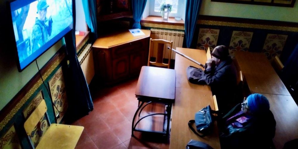 В рамках программы «Московское долголетие» при храме святых мучеников Адриана и Наталии в Бабушкине прошла очередная встреча членов Киноклуба