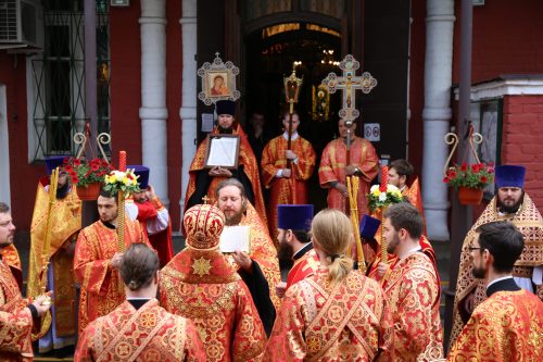 Архиерейское Богослужение в день престольного праздника храма иконы Божией Матери «Нечаянная Радость»