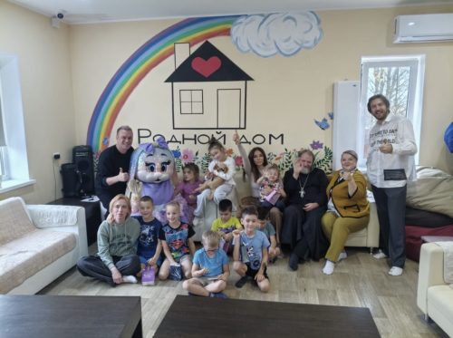 Клирик храма Живоначальной Троицы в Останкино посетил детский приют «Родной дом»