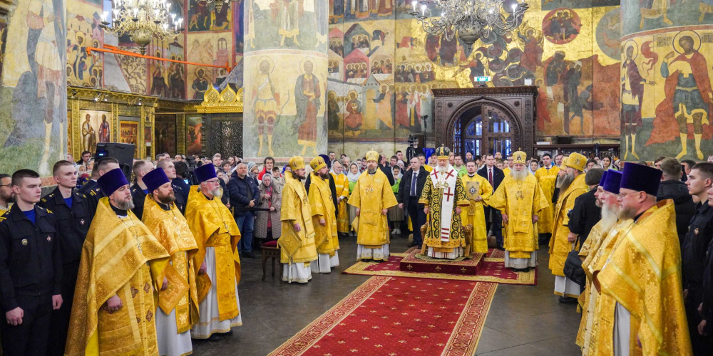 В день памяти святителя Петра Московского митрополит Арсений сослужил Предстоятелю Русской Церкви за Литургией в Успенском соборе Московского Кремля