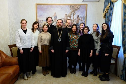 Молодежь Северо-Восточного викариатства поздравила митрополита Арсения с днём рождения