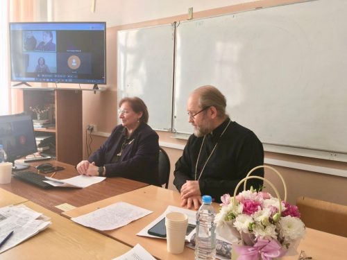 Клирик храма святых мучеников Адриана и Наталии в Бабушкине принял участие в круглом столе в Институте Славянской культуры