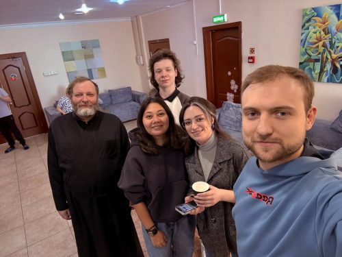 Молодёжь храма Живоначальной Троицы в Останкино навестили детей ЦССВ «Алые паруса»