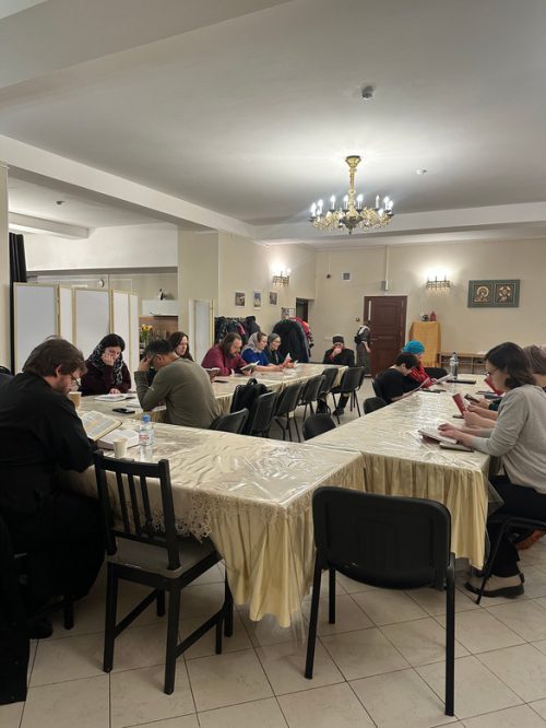 В храме иконы Божией Матери «Неопалимая Купина» в Отрадном продолжили изучать Священное Писание