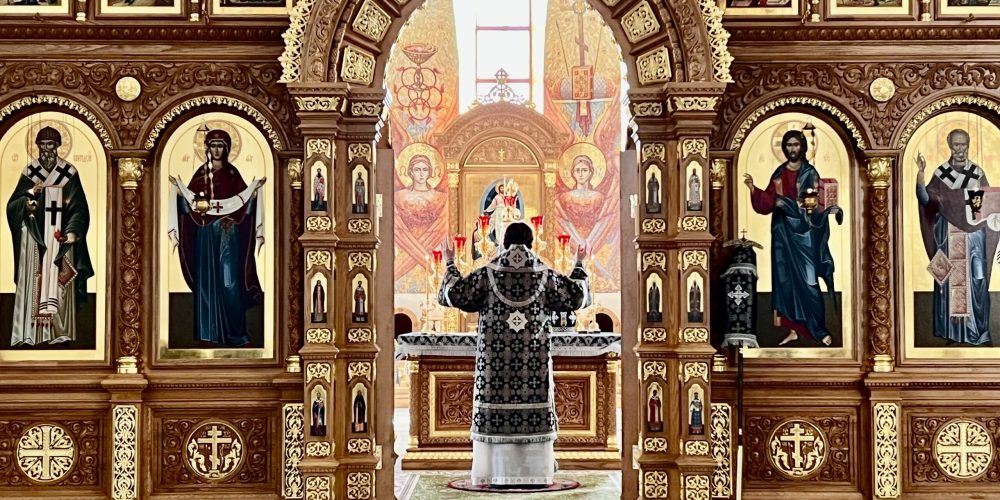 В среду шестой седмицы Великого поста митрополит Арсений совершил Литургию Преждеосвященных Даров в храме Успения Пресвятой Богородицы в Останкине