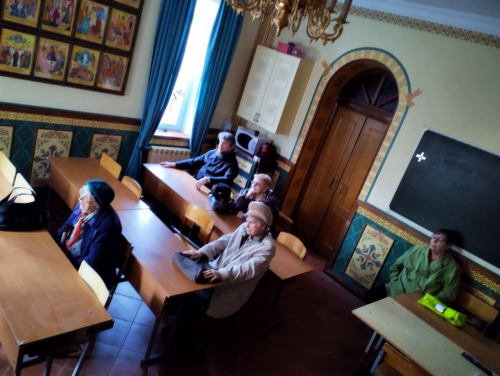 В рамках программы «Московское долголетие» при храме святых мучеников Адриана и Наталии в Бабушкине прошла очередная встреча членов Киноклуба