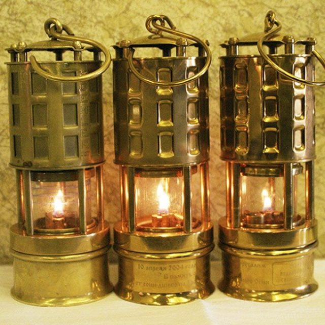 Благодатный огонь можно будет получить в храме иконы Божией Матери «Нечаянная Радость» в Марьиной роще