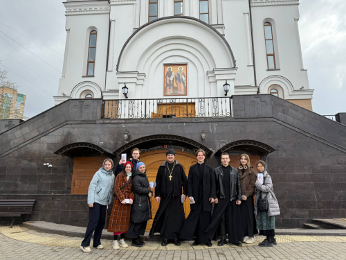 Молодежь храма святых равноапостольных Мефодия и Кирилла в Ростокине организовала очередную уличную акцию с раздачей миссионерских листовок