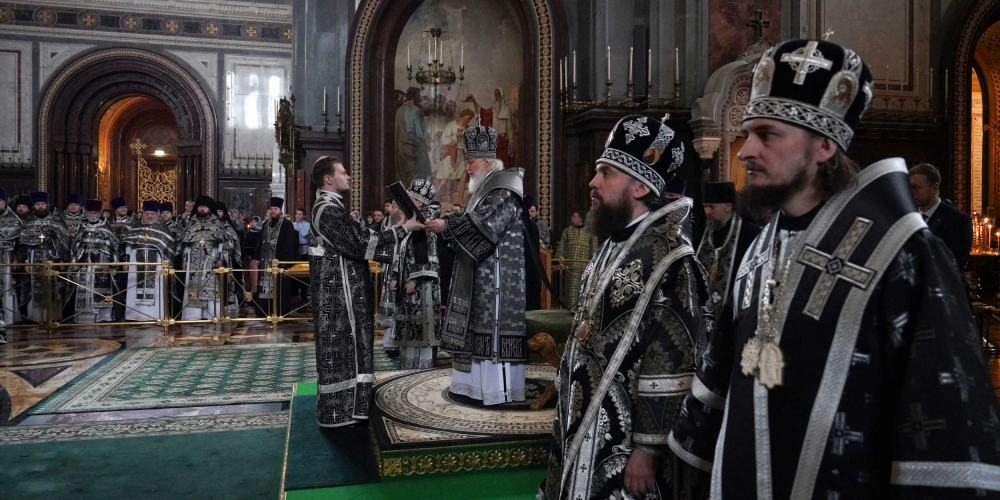 Митрополит Арсений сослужил Святейшему Патриарху Кириллу за последней в этом году Литургией Преждеосвященных Даров в Храме Христа Спасителя