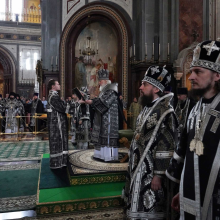 Митрополит Арсений сослужил Святейшему Патриарху Кириллу за последней в этом году Литургией Преждеосвященных Даров в Храме Христа Спасителя