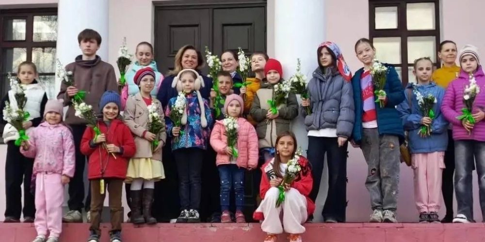 В воскресной школе храма Живоначальной Троицы в Останкино прошел флористический мастер-класс «Букетик к Вербному воскресенью»