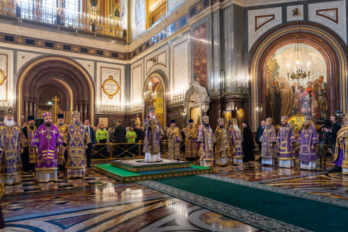 В четверг Страстной седмицы митрополит Арсений сослужил Предстоятелю Русской Церкви за Литургией в Храме Христа Спасителя