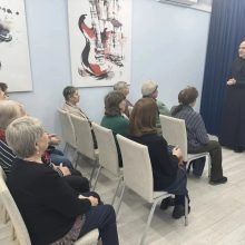Катехизатор храма преподобного Серафима Саровского в Раеве провел лекцию для участников программы «Московское долголетие»
