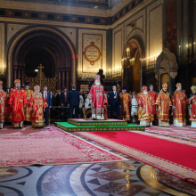 В праздник Светлого Христова Воскресения митрополит Арсений сослужил Святейшему Патриарху Кириллу за Пасхальной великой вечерней в Храме Христа Спасителя