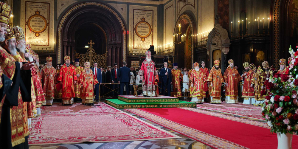 В праздник Светлого Христова Воскресения митрополит Арсений сослужил Святейшему Патриарху Кириллу за Пасхальной великой вечерней в Храме Христа Спасителя
