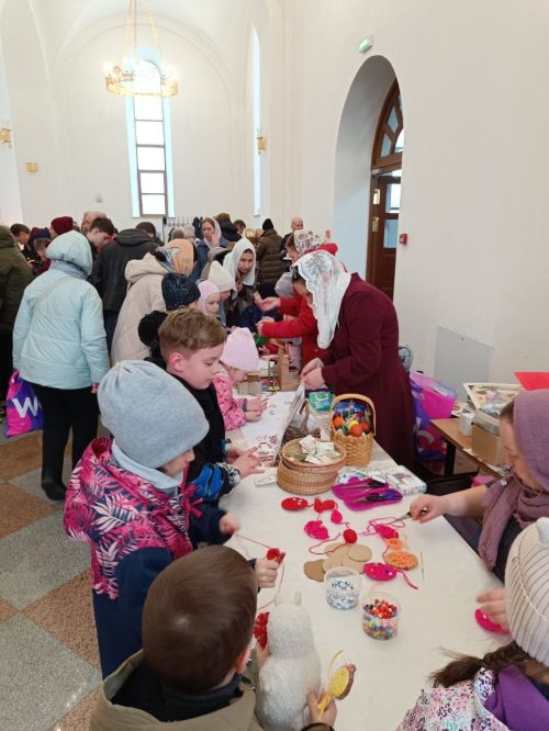 В храме Успения Пресвятой Богородицы в Останкине прошли мастер-классы по созданию пасхального декора