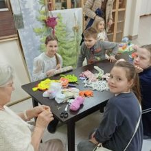 В храме святых равноапостольных Мефодия и Кирилла в Ростокине прошли детские мастер-классы накануне Пасхи Христовой