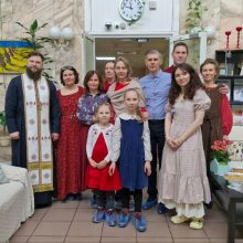 Настоятель и прихожане храма Ризоположения в Леонове поздравили с Пасхой пациентов хосписа «Ростокино»