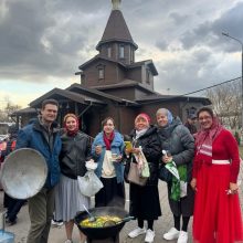 В храме иконы Божией Матери «Отрада и Утешение» в Ярославском торжественно встретили Пасху