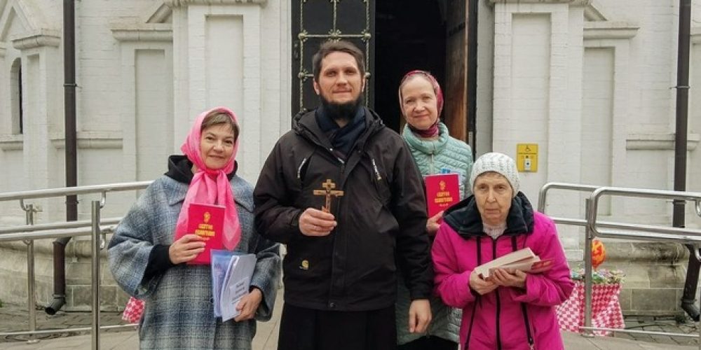 В храме святого благоверного князя Димитрия Донского в Раеве было проведено благовестие в Великую Субботу и на праздник Пасхи