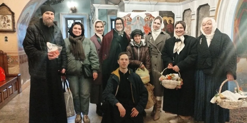 Пасхальное миссионерское дежурство в храме Положения Ризы Пресвятой Богородицы во Влахерне, в Леонове