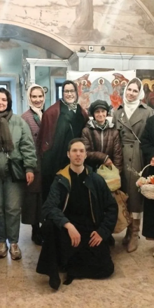 Пасхальное миссионерское дежурство в храме Положения Ризы Пресвятой Богородицы во Влахерне, в Леонове