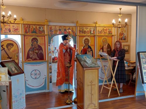 Клирик храма святых мучеников Адриана и Наталии в Бабушкине совершил Литургию в домовом храме Института Славянской культуры