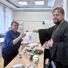 Клирик храма Тихвинской иконы Божией Матери в Алексеевском поздравил с Пасхой руководство АНО ВО «Гуманитарный институт»